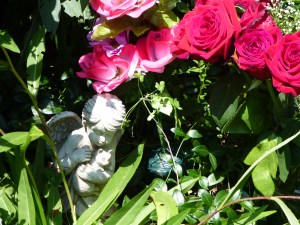 Pet Honoring, llc offers animal reiki, welcoming engery sessions and provides services and products to to help with pet loss, pet honoring memorial ceremonies, pet memorial kits, pet loss care packs, honoring wraps for health and transition and offers pet sympathy gifts. These help us transition grief from pet death. Ideal for individuals and families. 